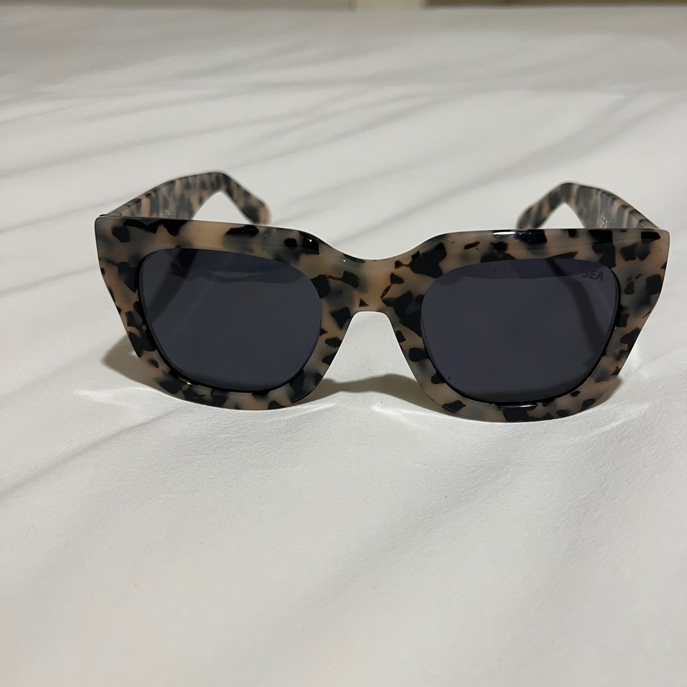Tortoise Shell Square Sunglasses